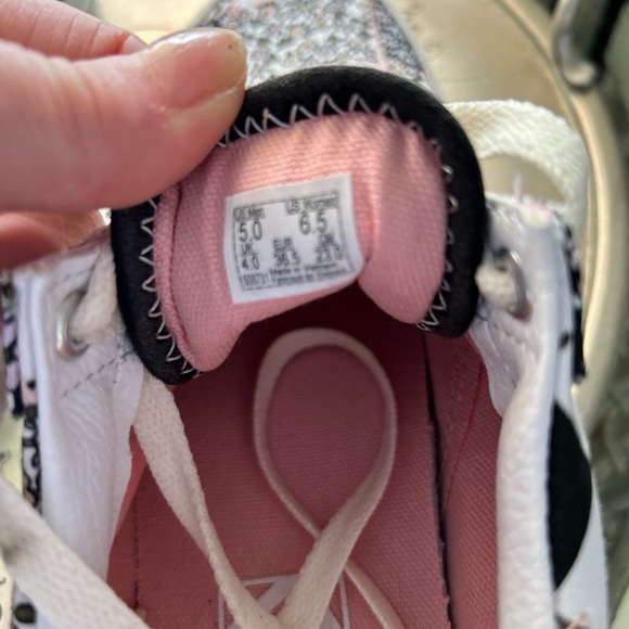 Super cute Vans sneakers for Spring! - Picture 2 of 3